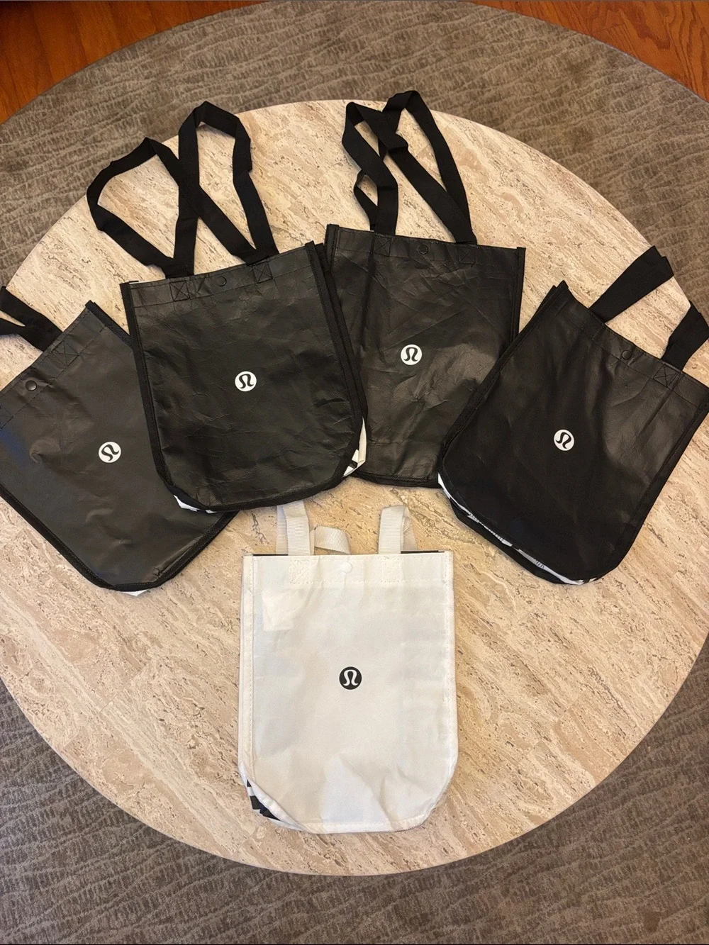 Lululemon Reusable Tote Bag Buddle of 5- Black & White